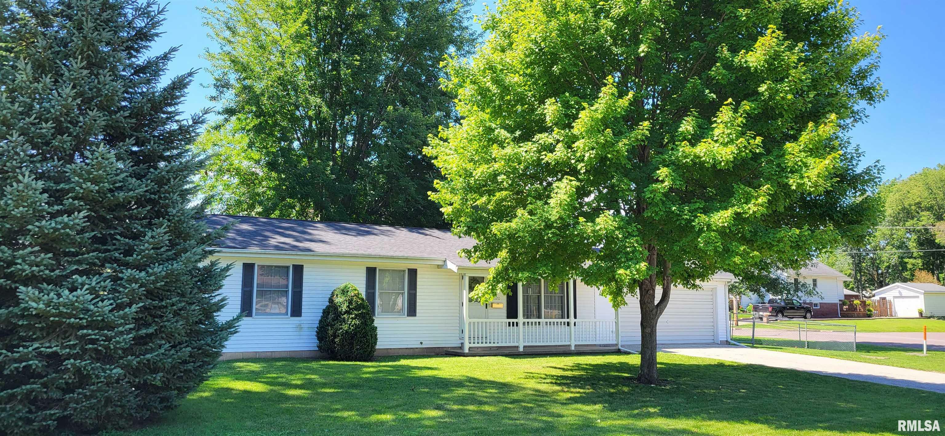 Property Photo: 1370 W North IL 61401