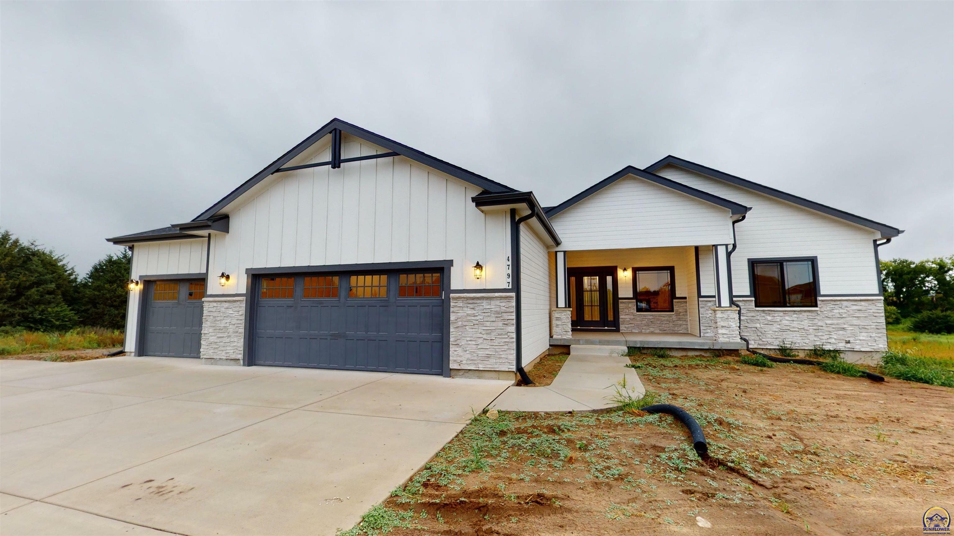 Property Photo:  4797 Ike'S Way Rd  KS 66535 