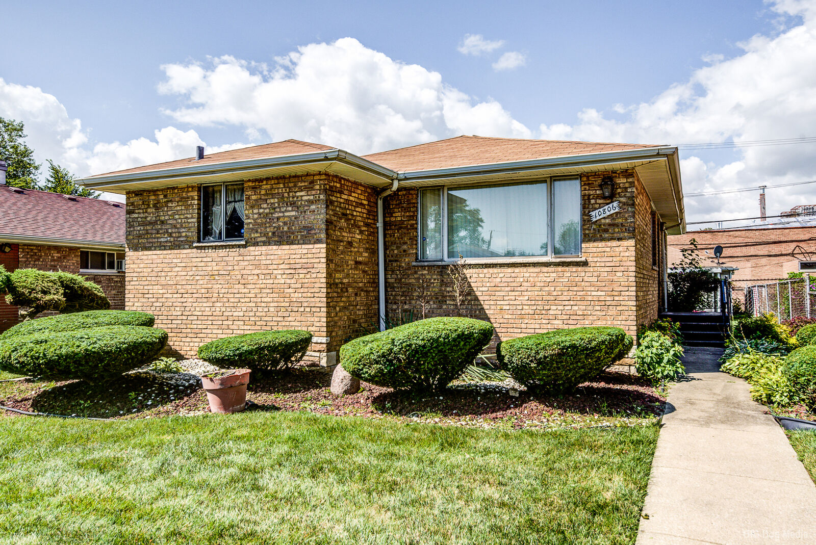Property Photo:  10806 S Emerald Avenue  IL 60628 