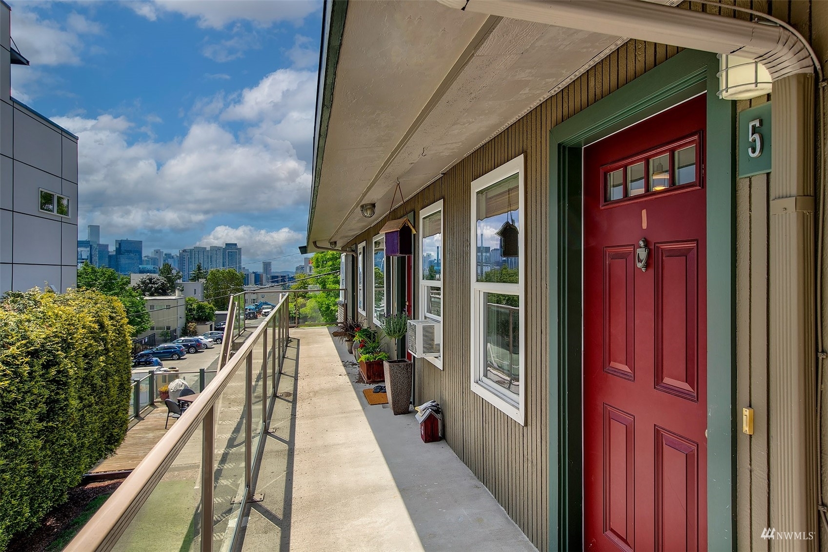 Property Photo:  510 Lee Street 5  WA 98109 