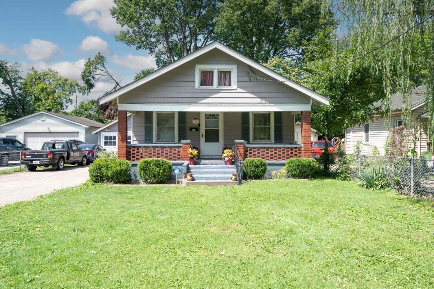 Property Photo:  2212 Carolina St  OH 45044 