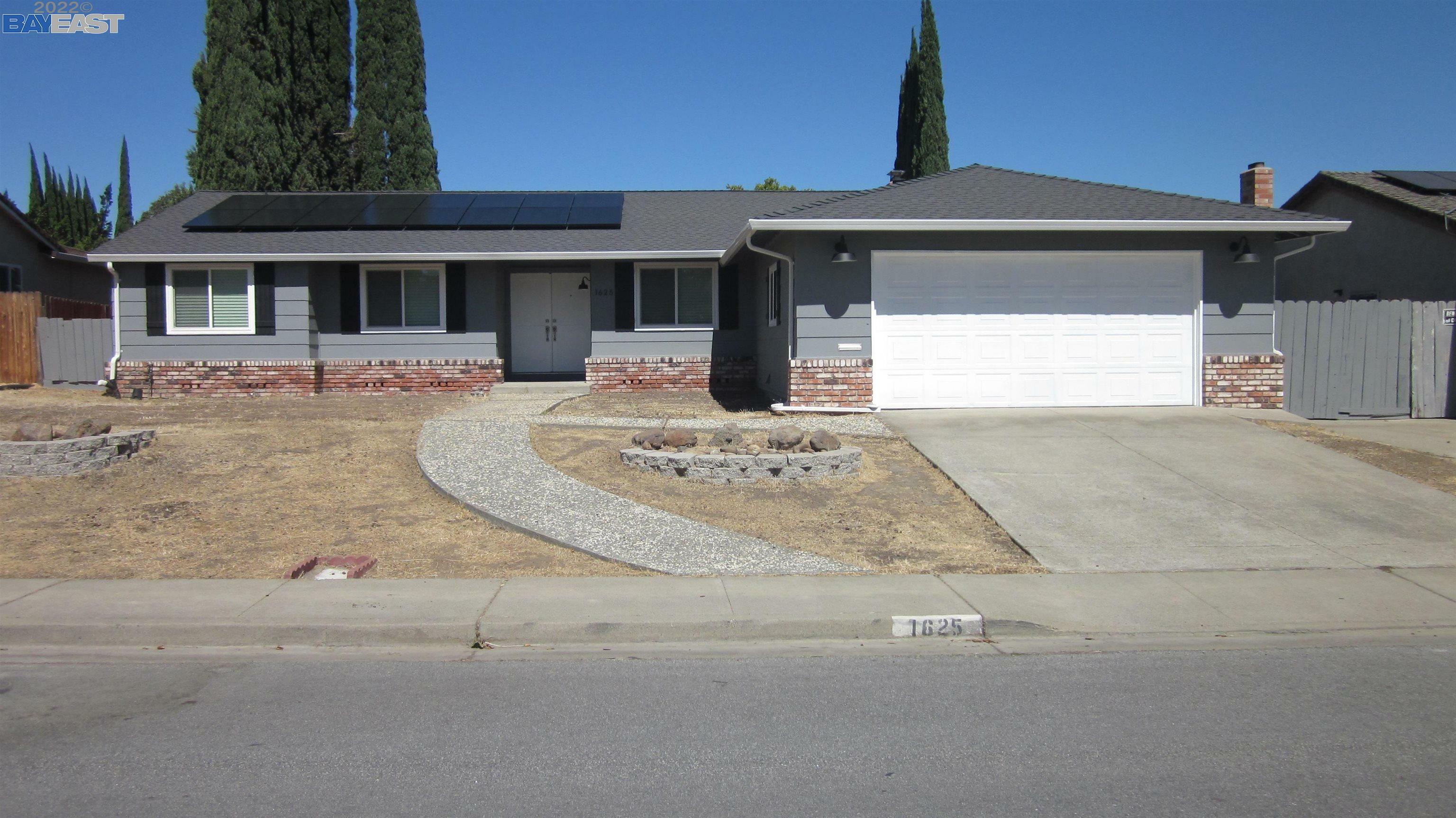 Property Photo: 1625 Greenridge Dr CA 94565