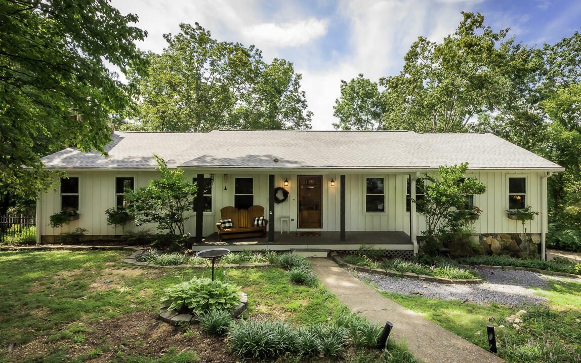 Property Photo:  200 Mosswood Lane  TN 37421 