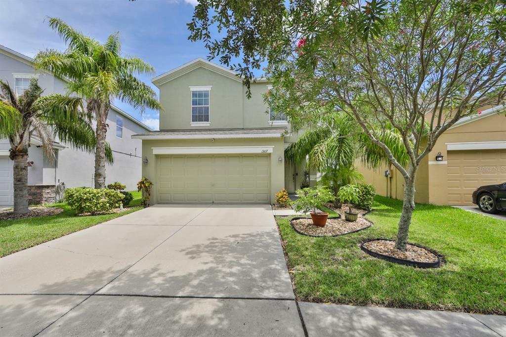 Property Photo:  1307 Pasadena Bloom Lane  FL 33570 