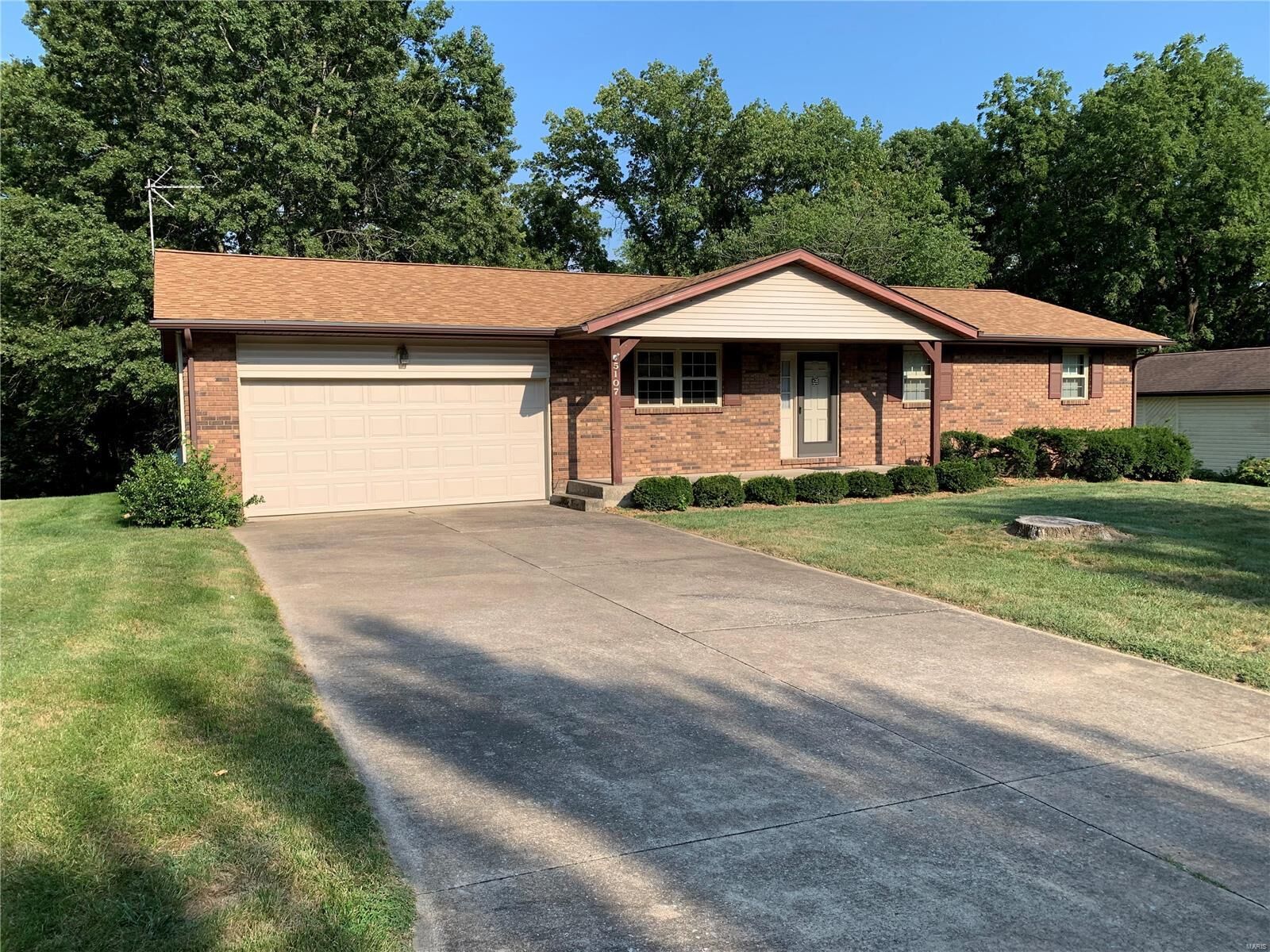 Property Photo: 5107 Williams Place IL 62035