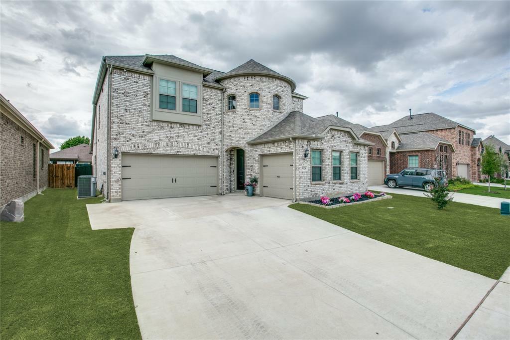 Property Photo: 9320 Meadowpark Drive TX 76226