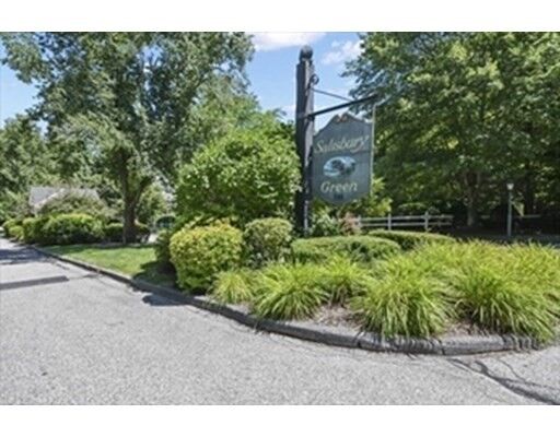 Property Photo:  303 Greenwich Court 303  MA 01609 