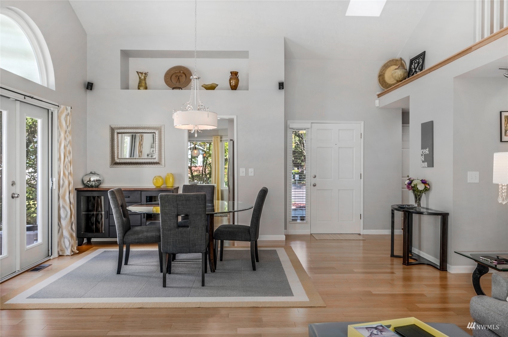 Property Photo: 24305 SE 41st Place 12 WA 98029