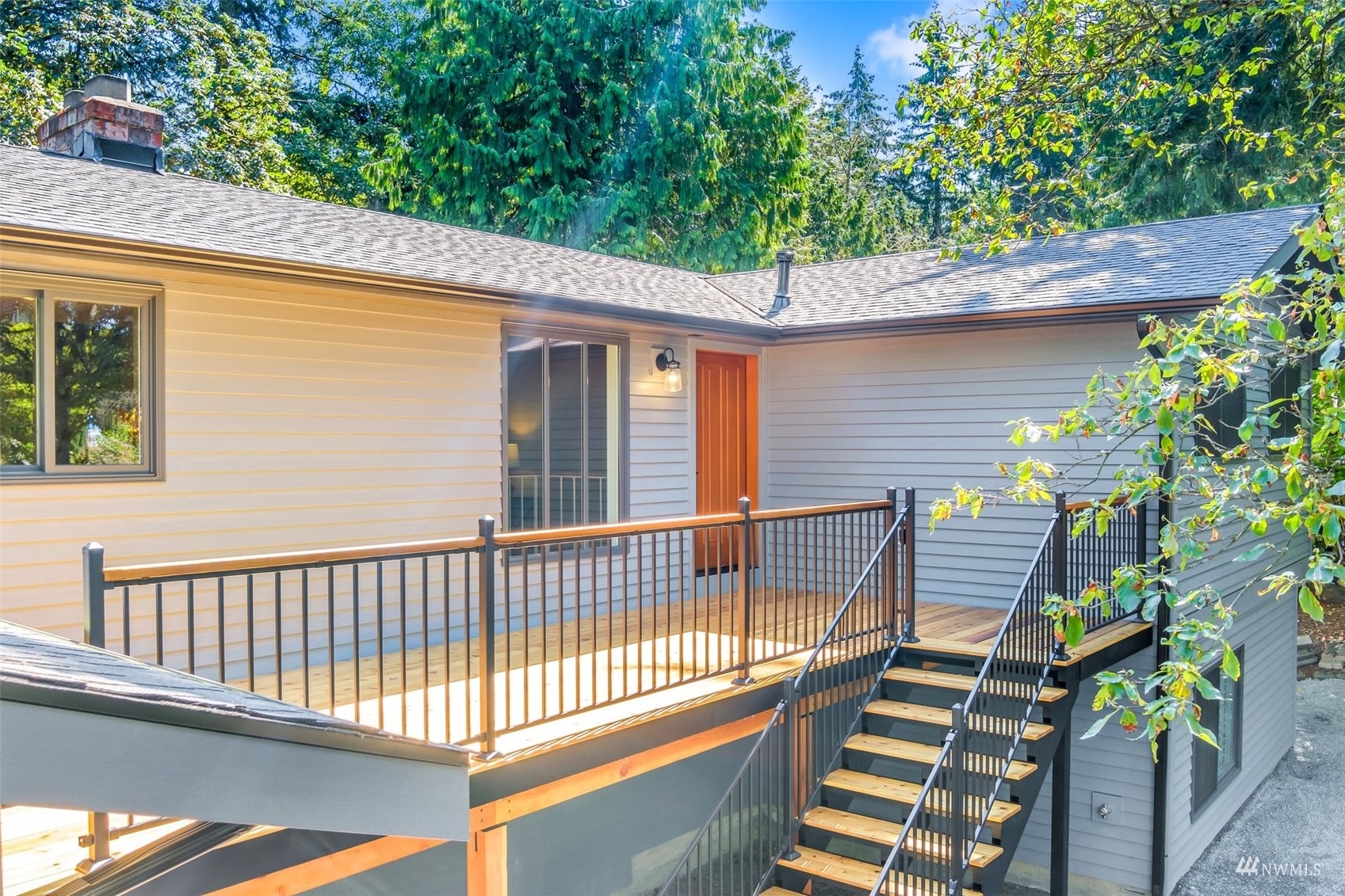 Property Photo:  8706 Main Street  WA 98026 