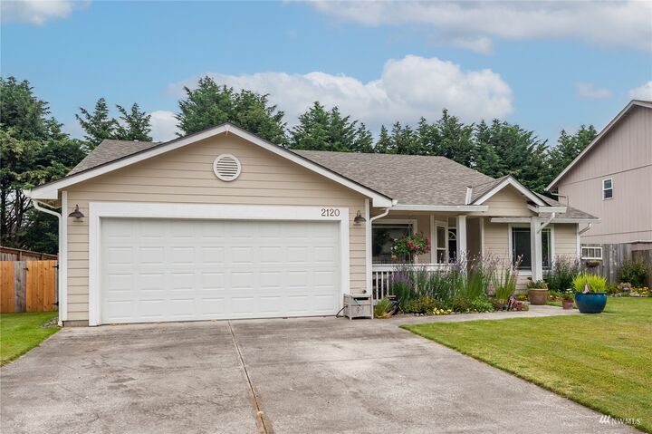 Property Photo: 2120 Grove Street WA 98632