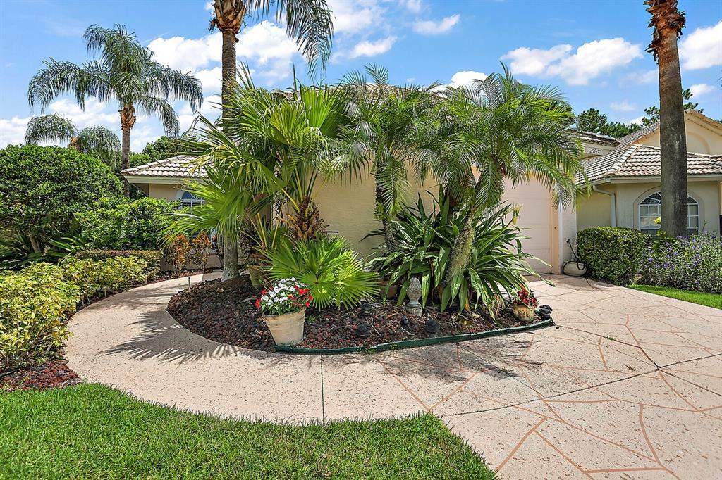 Property Photo:  8011 Saint Andrews Way  FL 32757 