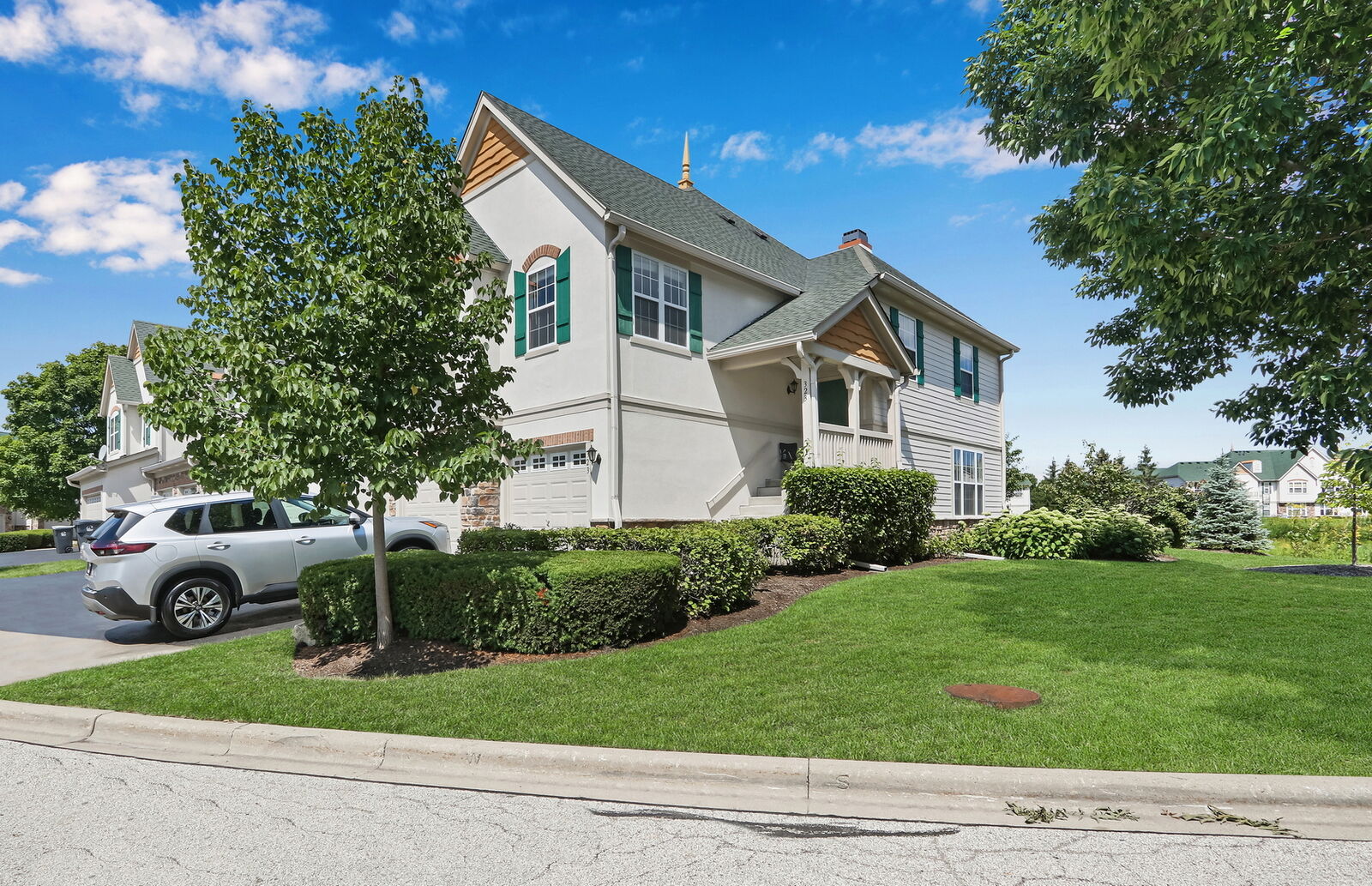 Property Photo:  323 Bay Tree Circle  IL 60061 