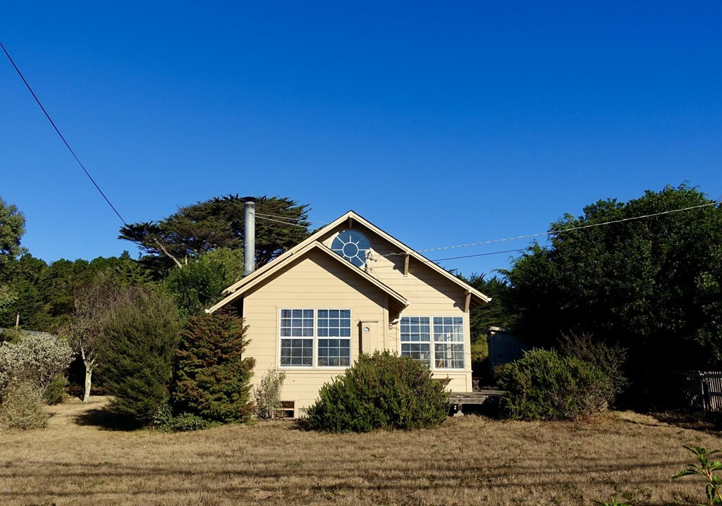 Property Photo:  15275 Caspar Road  CA 95420 