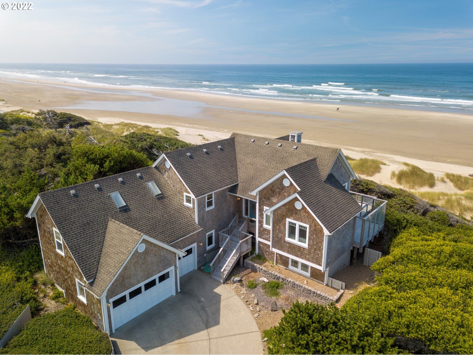 Property Photo: 88780 Shoreline Loop OR 97439