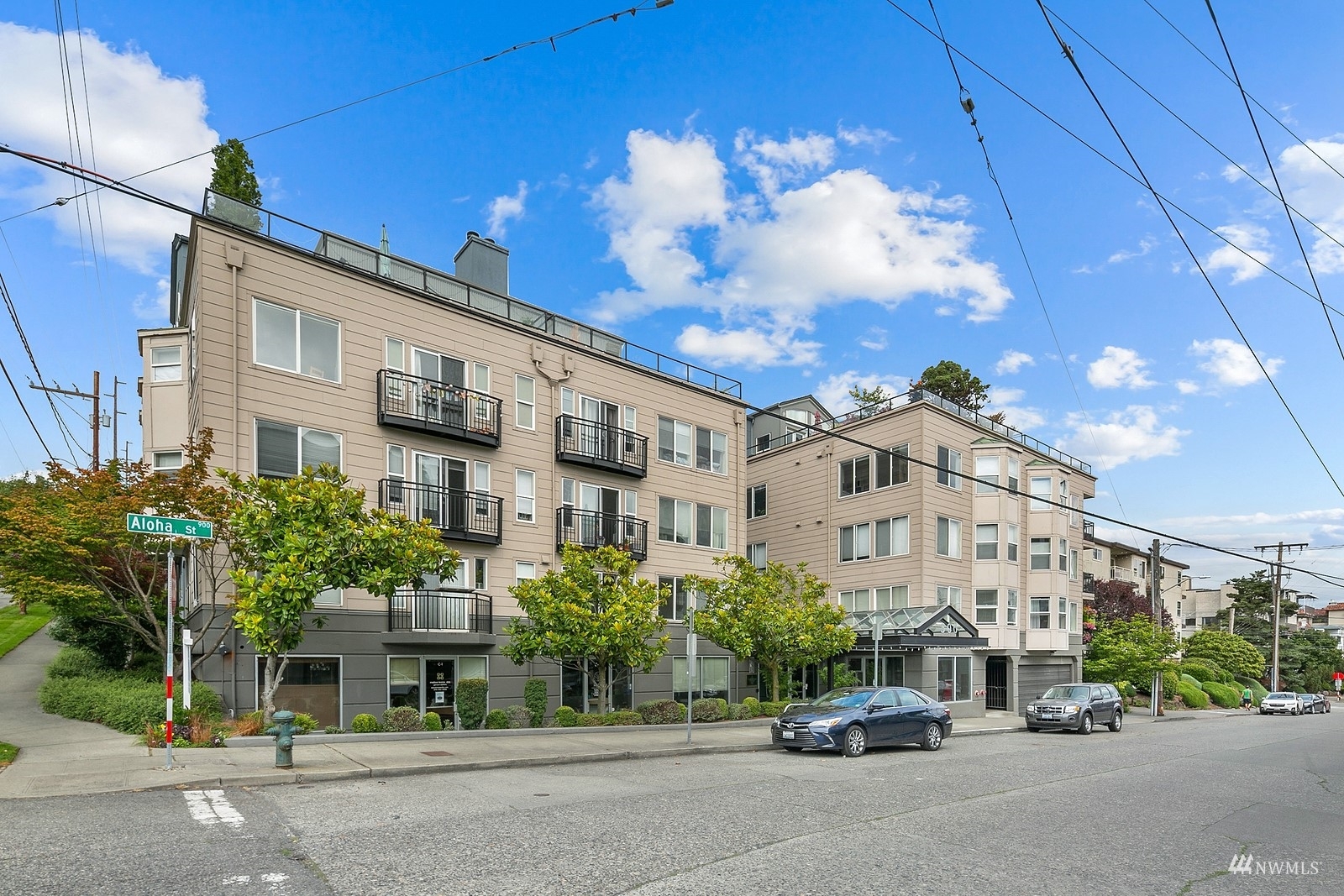 Property Photo:  500 Aloha Street E109  WA 98109 