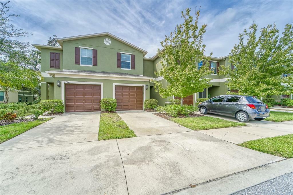 Property Photo:  2722 Hampton Green Lane  FL 33511 