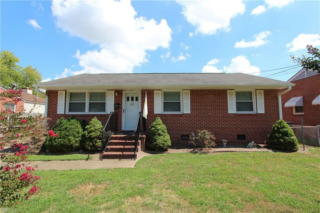 Property Photo:  810 Redheart Drive  VA 23666 