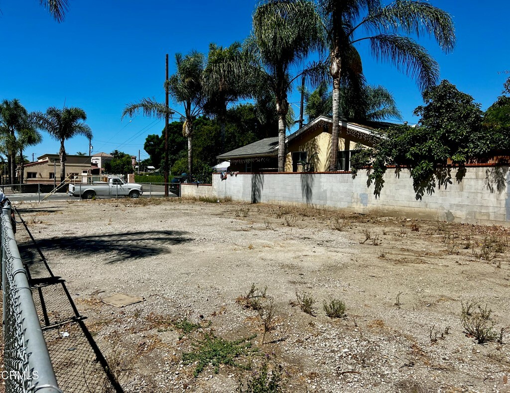 Property Photo:  1061 E Harvard Boulevard  CA 93060 