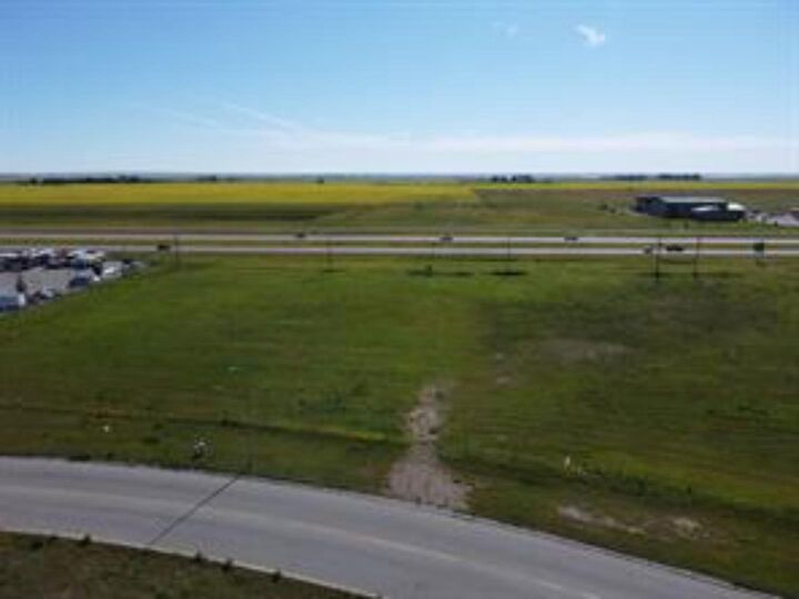 Photo de la propriété: #5 24 Street SE AB T1V 0B3
