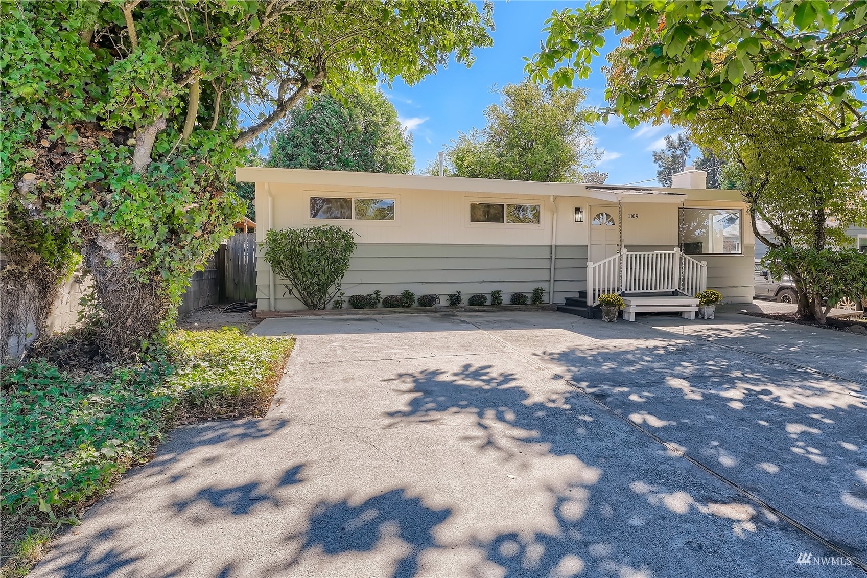 1109 N 30th Street  Renton WA 98056 photo