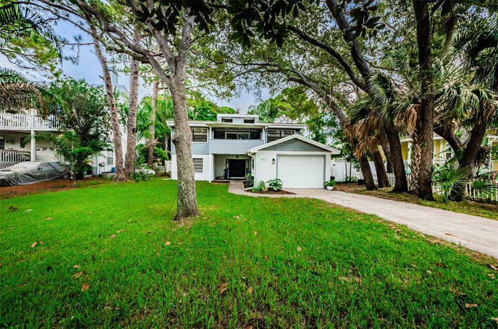 Property Photo:  512 Wideview Avenue  FL 34689 