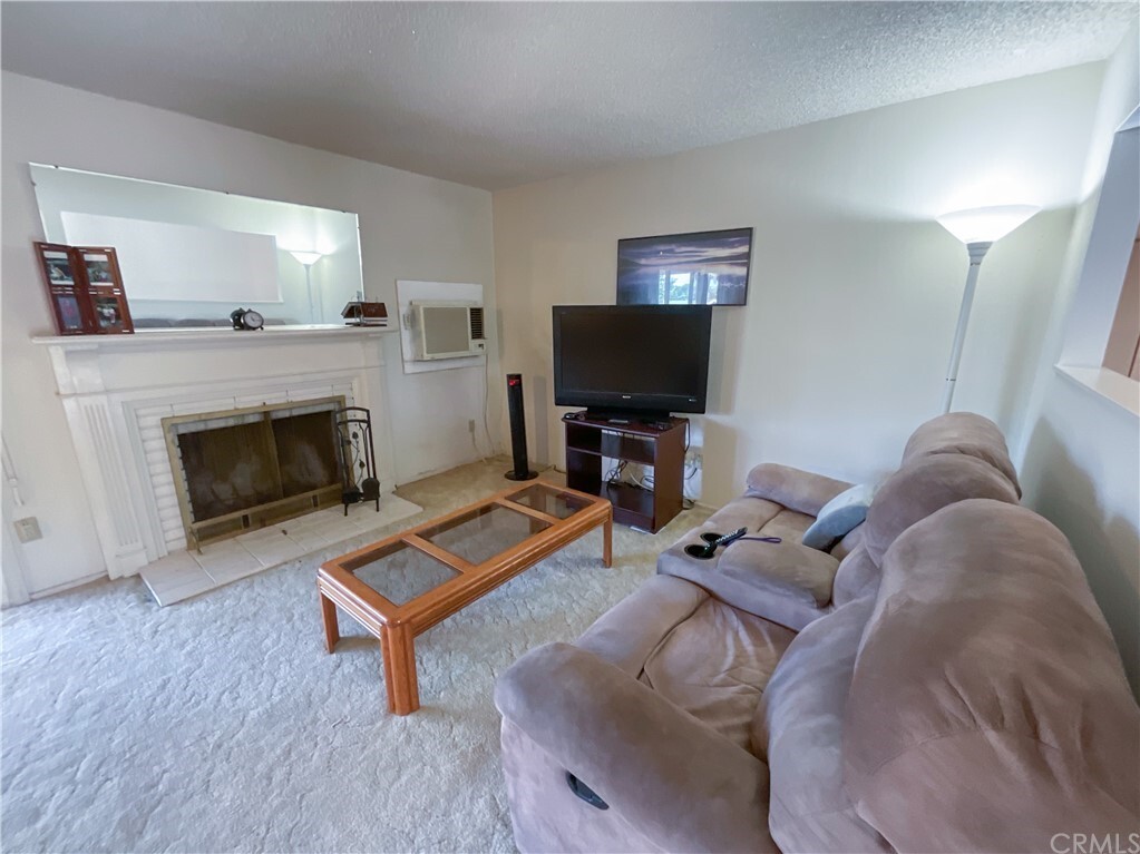 Property Photo:  920 Walnut Avenue  CA 92373 