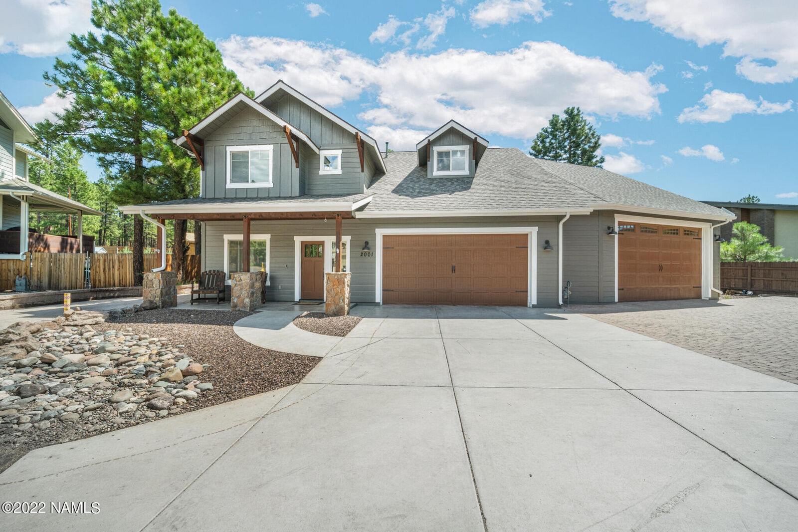Property Photo: 2001 N Creekside Drive AZ 86001