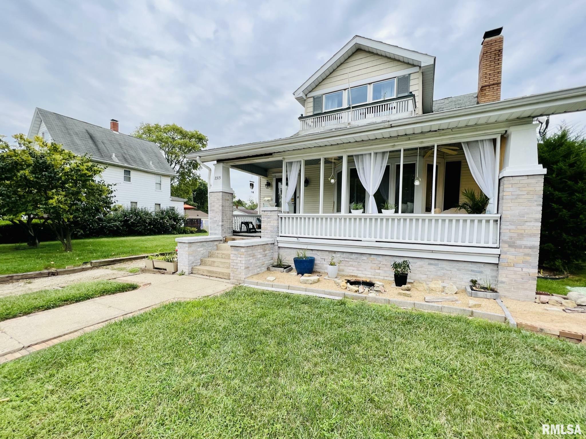 Property Photo:  2315 N Prospect Road  IL 61603 