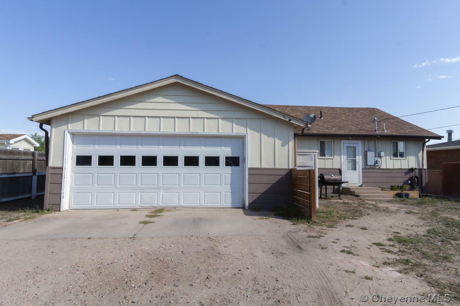 Property Photo:  2213 Cheyenne Pl  WY 82001 