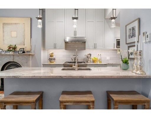 Property Photo:  33 Hancock Street 1  MA 02114 
