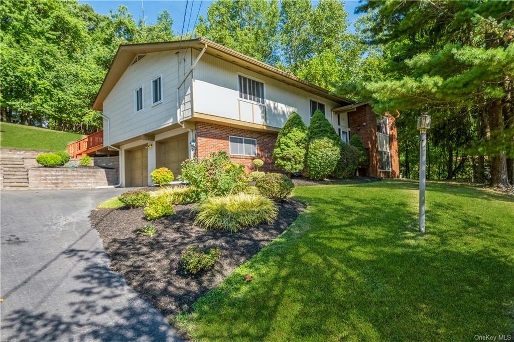 Property Photo:  9 Sunny Ridge Road  NY 10977 