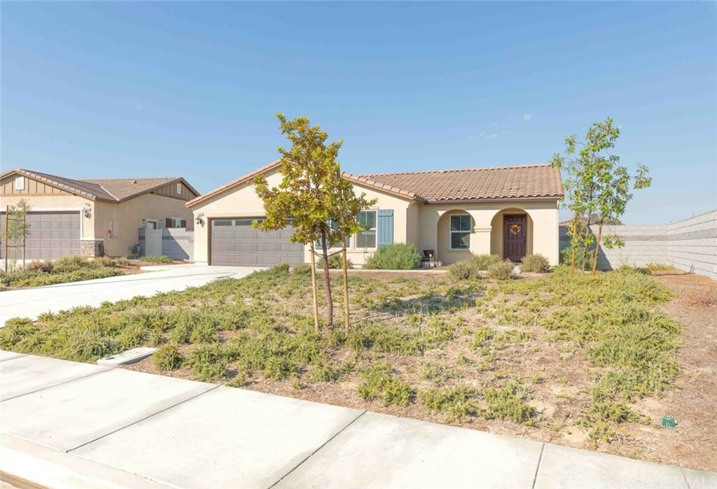 Property Photo:  26585 Calle Cantera  CA 92585 