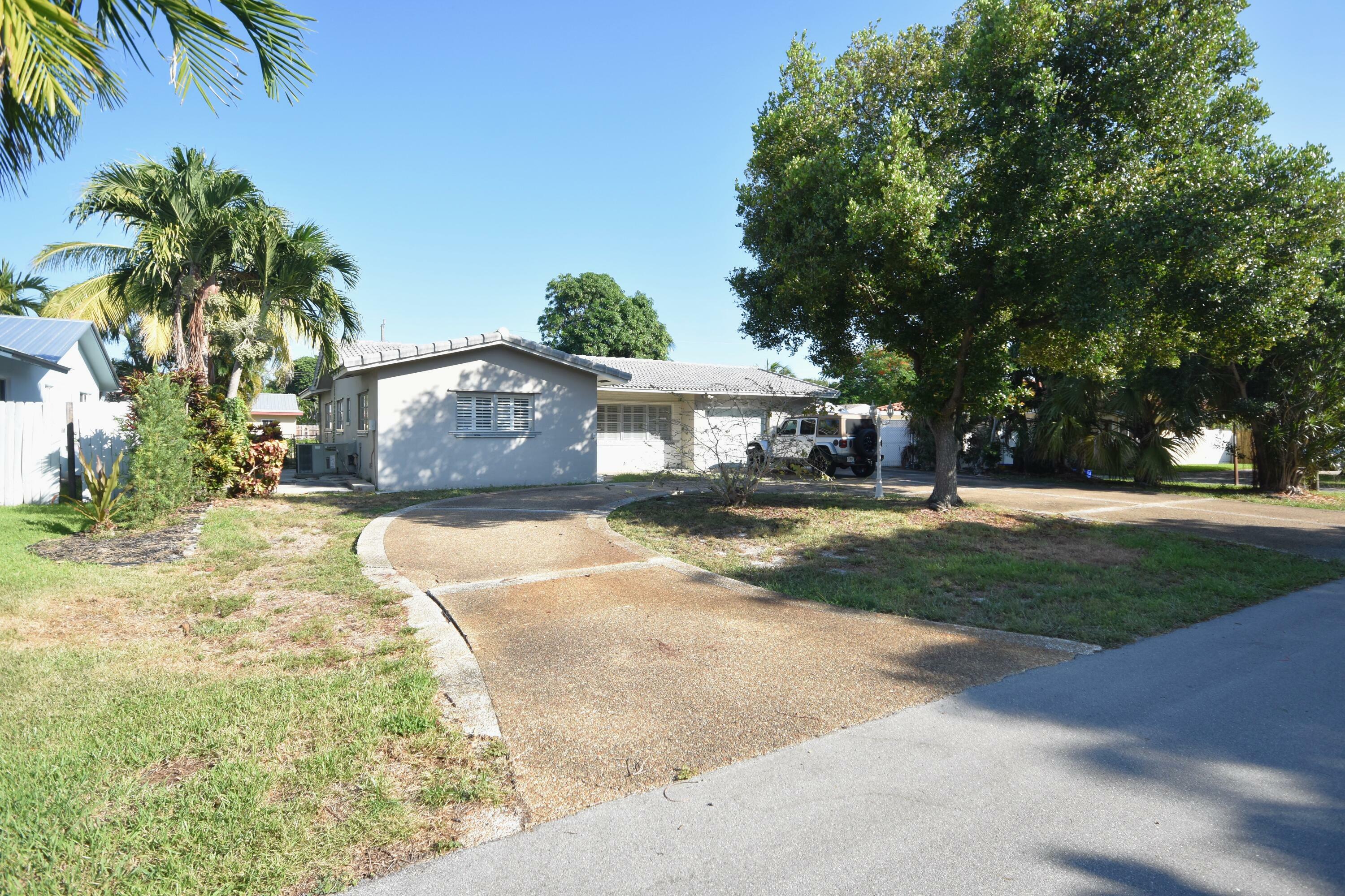 Property Photo:  2242 NW 3rd Court  FL 33431 