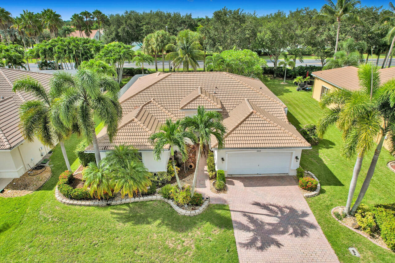 Property Photo:  5242 Indianwood Village Lane  FL 33463 