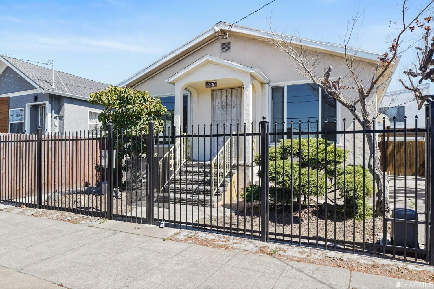 Property Photo:  1306 49th Avenue  CA 94601 