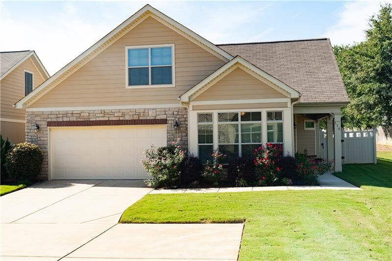 Property Photo: 115 Saxton Lane GA 30253