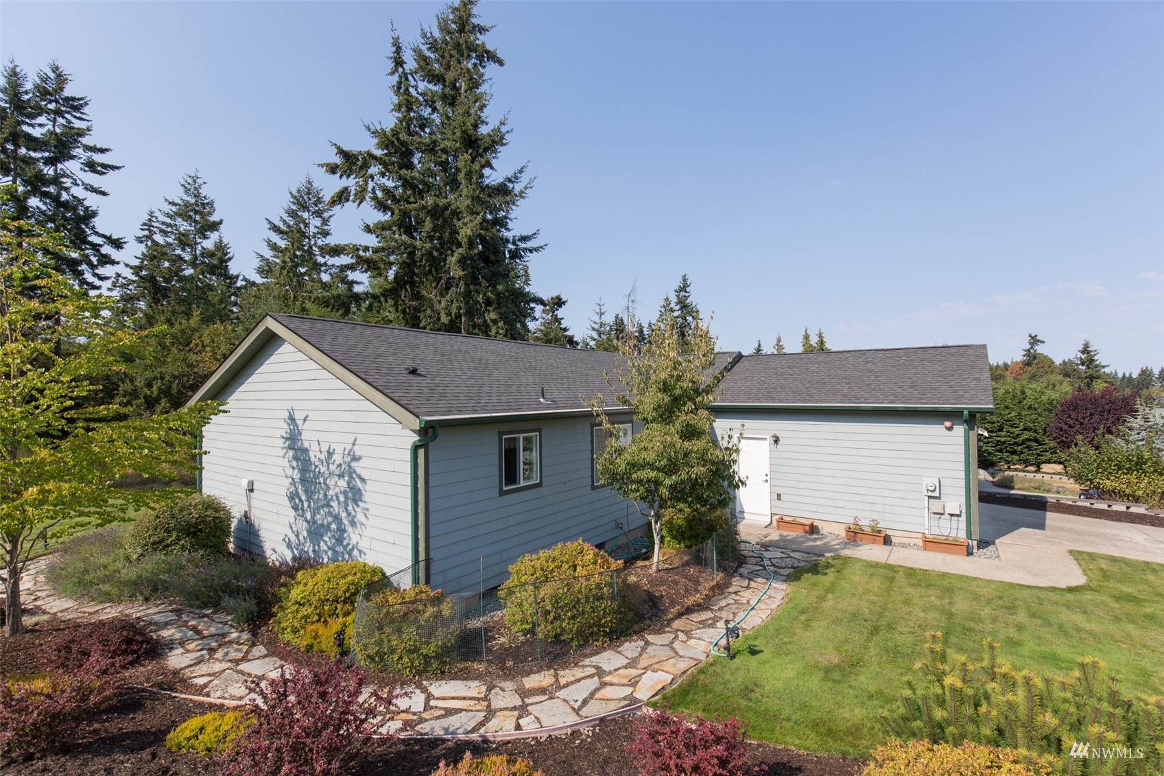 Property Photo: 1502 N Aurora Court WA 98363