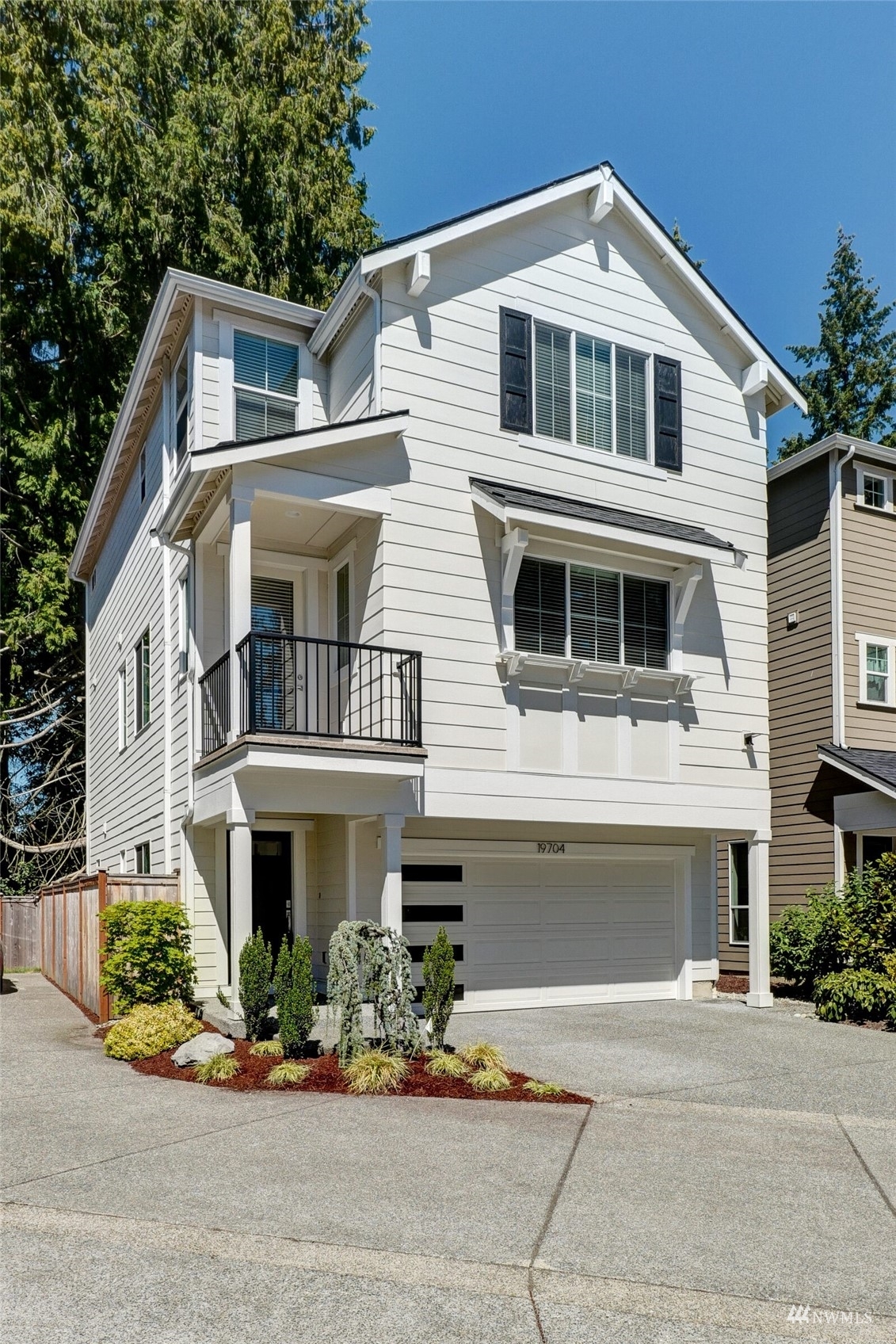 Property Photo:  19704 Meridian Place W 33  WA 98012 