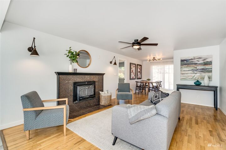 Property Photo:  18609 7th Avenue S  WA 98148 