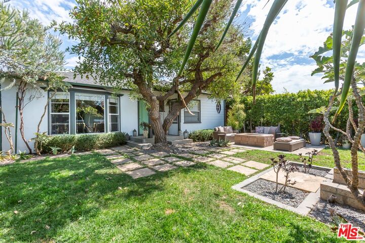 1300 S Tremaine Ave Avenue  Los Angeles CA 90019 photo