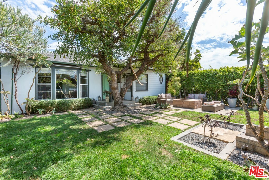 Property Photo: 1300 S Tremaine Ave Avenue CA 90019