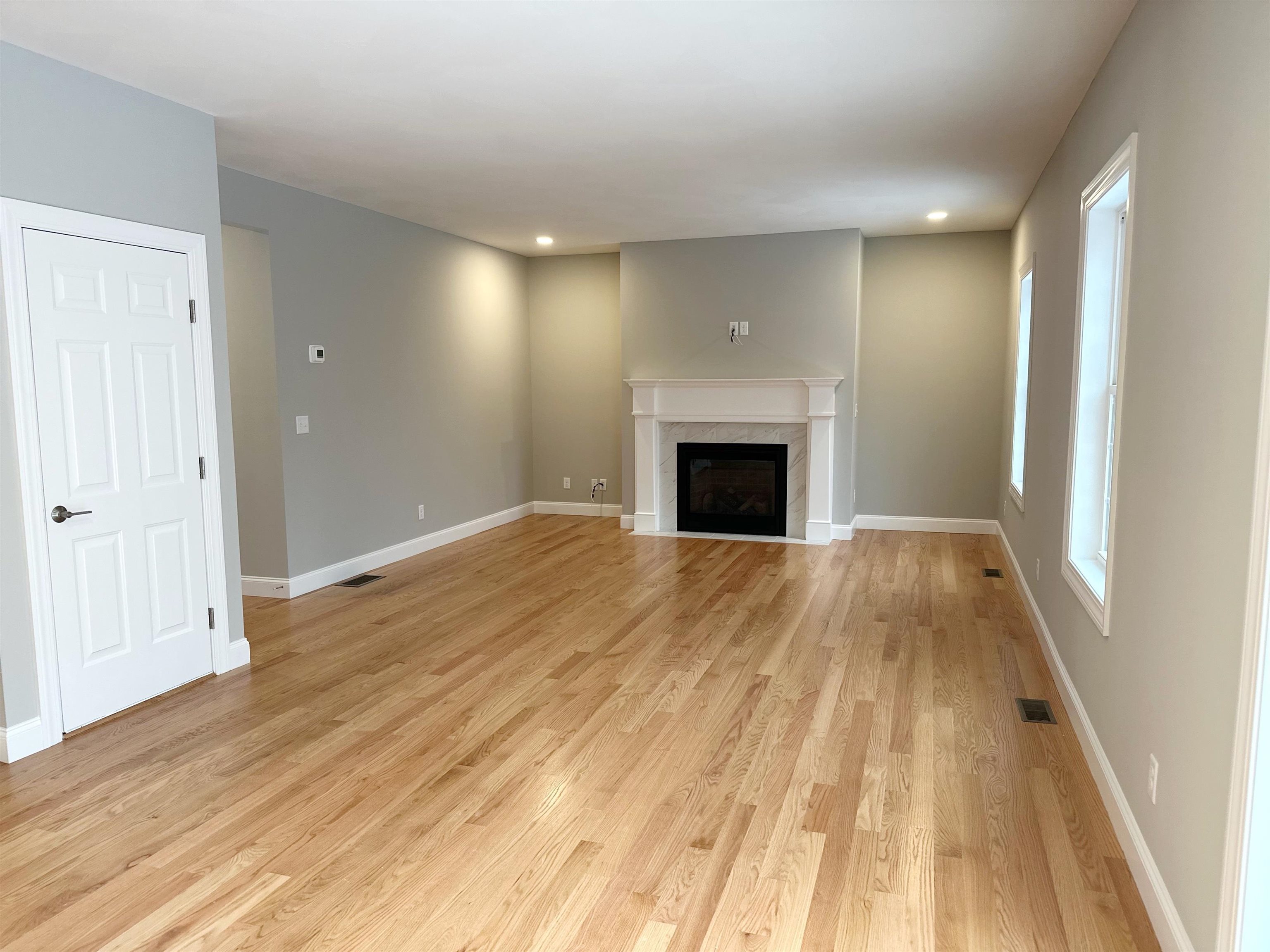 Property Photo:  21 Huntington Ridge Road 7  NH 03110 