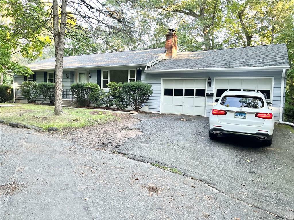 Property Photo:  95 Founders Drive  CT 06010 