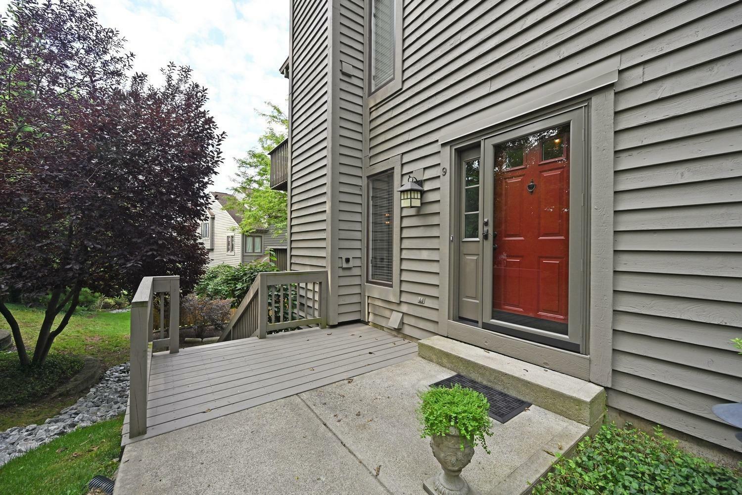 Property Photo:  2600 Cleinview Ave 9  OH 45206 