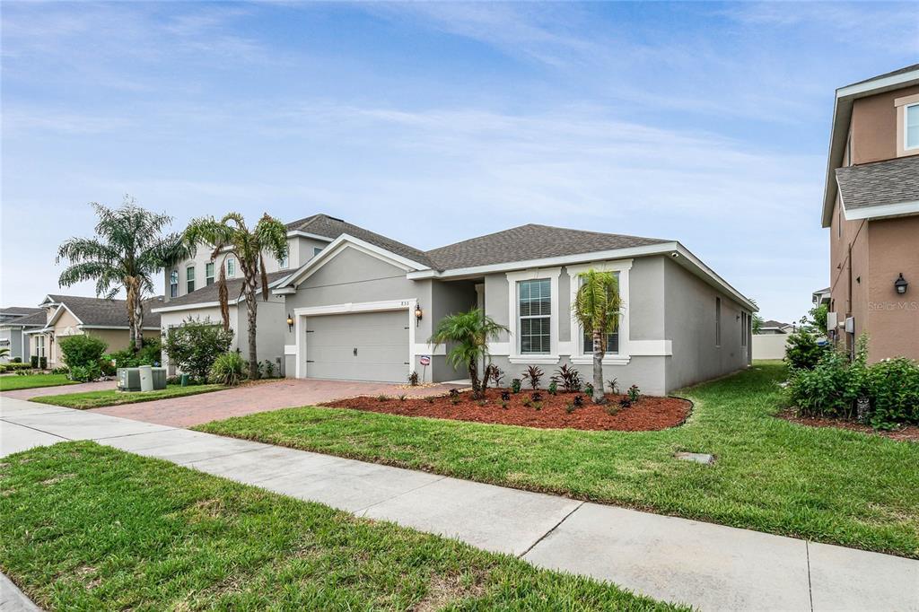 Property Photo: 855 Bucklebury Loop FL 32703