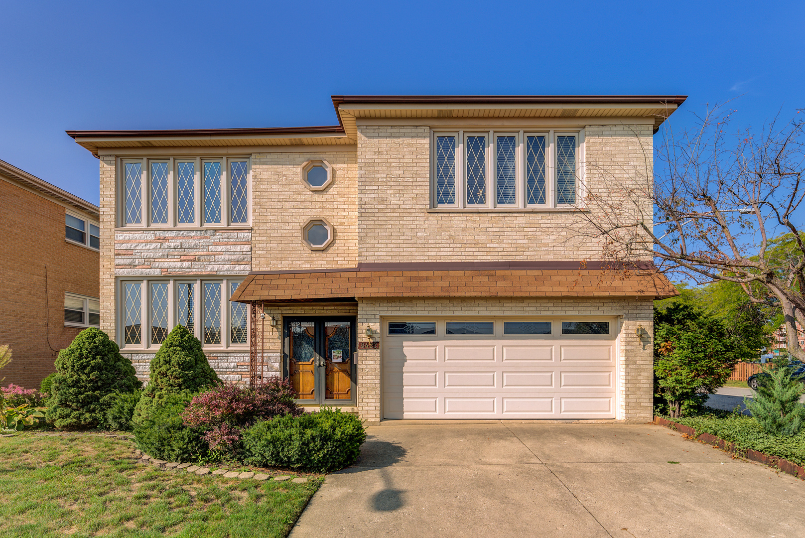 Property Photo: 8422 W Castle Island Avenue IL 60656