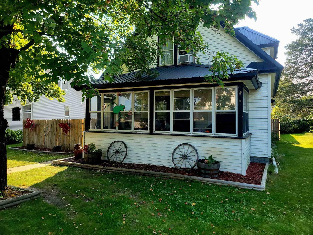 Property Photo:  317 North 3rd St  WI 53573 