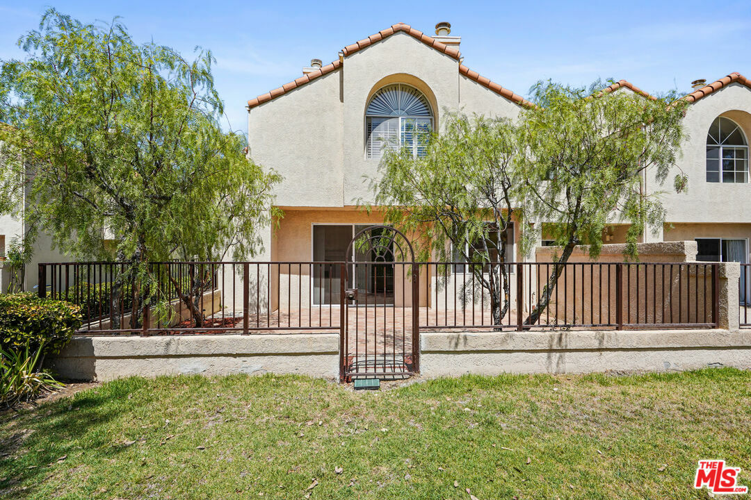 Property Photo:  11312   Old Ranch Cir  CA 91311 