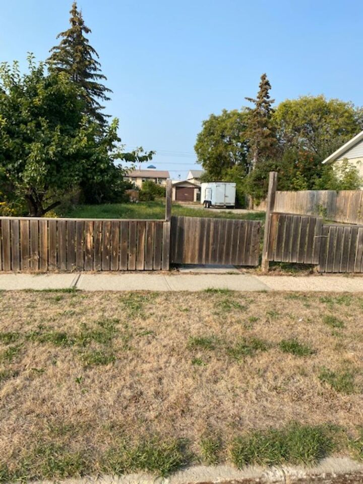Property Photo: 4740 51 Avenue AB T7S 1W6