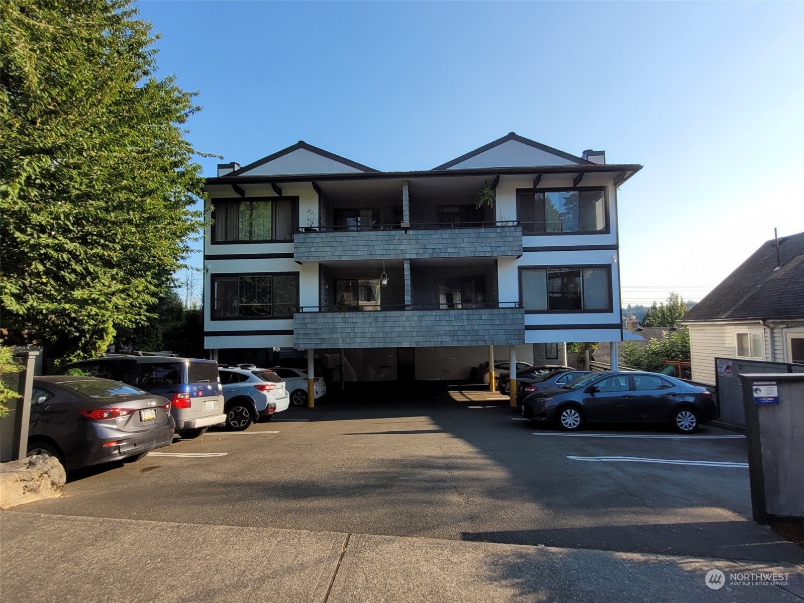 Property Photo:  420 N 39th Street  WA 98103 